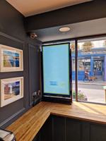 Écran d'affichage de vitrine haute luminosité 3000 nits, livraison directe depuis l'Europe en 2-3 jours, réglage automatique par détection de lumière, signalisation numérique