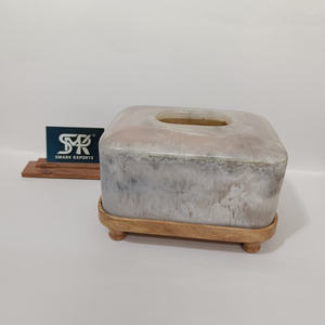 Caja de pañuelos de resina contemporánea con textura de mármol y base de madera, soporte decorativo para la decoración de la sala de estar u oficina. - Product Image 4