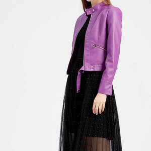 Veste en cuir pour femme, style contemporain, vêtement d'extérieur avec construction durable, coupe confortable pour les voyages, le travail et la mode quotidienne - Product Image 3