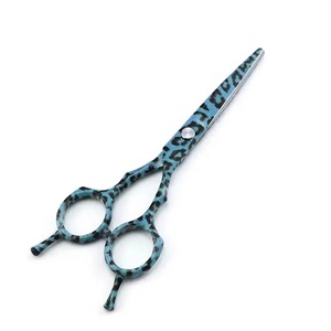 Ciseaux de barbier personnalisés de 6 pouces, ciseaux de coiffure de haute qualité pour la coiffure et la coupe de cheveux - Product Image 1