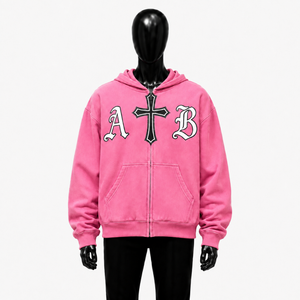 Sweat-shirt à capuche rose personnalisé avec fermeture éclair, motif croix gothique et lettres AB, style streetwear unisexe pour hommes et femmes - Product Image 1