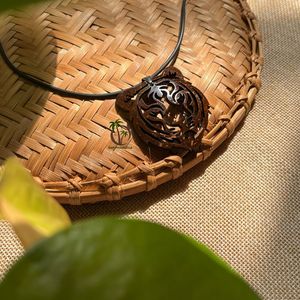 Vente en gros de bijoux uniques et naturels en noix de coco et acier, fournisseur de bijoux en noix de coco du Vietnam - Product Image 3