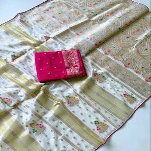 Sari en viscose de soie VASTRA COTTAGE Pure Chinya avec tissage Zari doré, motif floral Minakari Butta, teint à la main, et blouse contrastante - Product Image 3