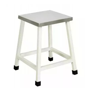 Taburete Ligero y Portátil para Pacientes, Asiento Cómodo, Fácil Movilidad, Diseño Robusto, Base Antideslizante, Altura Ajustable, Uso Hospitalario - Product Image 3