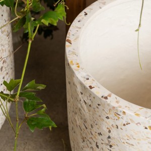 Pot de fleurs en terrazzo moderne de luxe, grand pot en ciment, minimaliste, différentes tailles, pot de jardin intérieur/extérieur, pot de décoration pour la maison - Product Image 3