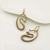 Boucles d'oreilles pendantes en laiton plaqué or antique, motif serpent, bijoux vintage en forme d'animal, unisexe, pièce tendance et mode
