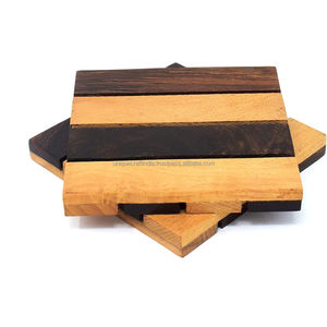 Ensemble de sous-verres en bois avec motif circulaire en laiton |   Sous-verres en bois de sheesham faits à la main |   Décoration de table artistique - Product Image 3