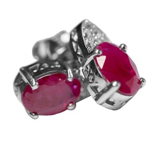 Pendientes de Plata de Ley 925 de Primera Calidad, Chapados en Rodio, con Gema Fucsia, con un Brillante Grupo de Circonitas Cúbicas y un Elegante Estilo de Gota - Product Image 5
