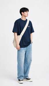 เสื้อยืดคอกลมแขนสั้นสีน้ำเงินกรมท่าสำหรับผู้ชาย ONETEN ผ้าฝ้าย 100% พิมพ์ลายสกรีน ป้องกันรอยยับ ทรงปกติ สวมใส่สบาย - Product Image 4