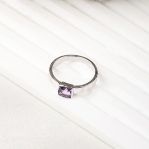 Bague artisanale en argent sterling 925 massif avec améthyste sertie clos, bijou naturel de haute qualité pour la guérison des chakras, idéale pour les mariages - Product Image 2