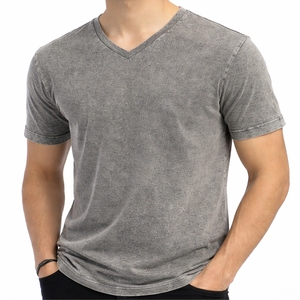 T-shirt pour homme à col en V uni, manches courtes, en coton, coupe ajustée, couleur unie, design personnalisé, effet délavé - Product Image 1