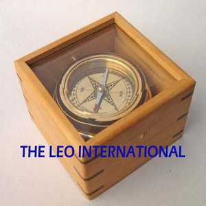 Boussole vintage en métal avec boîte en bois, boussole de poche portable pour le camping, la randonnée, l'alpinisme, la décoration de bureau - Product Image 3