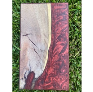 Tabla de Cortar de Resina Epoxi y Madera Hecha a Mano - Utensilios de Cocina Sostenibles Aptos para Lavavajillas, Tamaño Personalizable, Tabla de Cortar de Lujo - Product Image 1