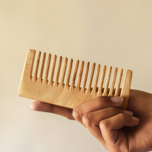 Peine de madera con cojín de aire, masajeador capilar infantil para el hogar, peine de madera portátil para alisar el cabello de blossom craft india - Product Image 1