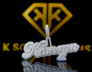 จี้รูปตัวอักษรชิคาโกแบบ Iced Out สไตล์ฮิปฮอป ประดับเพชรซิร์คอน ออกแบบเองได้ สร้อยคอผู้ชายสุดหรู ขายส่ง แฟชั่น - Product Image 1