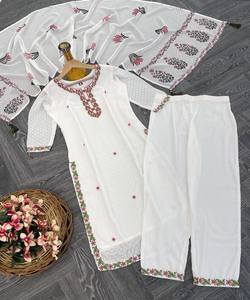 Conjunto de Top y Pantalón con Bordado Fancy Georgette Butti y Dupatta, Ropa de Oficina, Precio al por Mayor, Prenda Étnica Blanca - Product Image 1