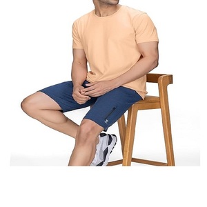 T-shirts en coton traité à l'ammoniaque liquide de haute qualité pour hommes, femmes, unisexe, toucher soyeux, couleur unie, col rond, logo personnalisé - Product Image 3