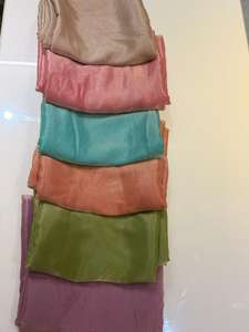 Saris en satin métallisé polyester/nylon luxueux avec finition brillante, style uni, tissu tissé de poids moyen pour occasions spéciales - Product Image 3