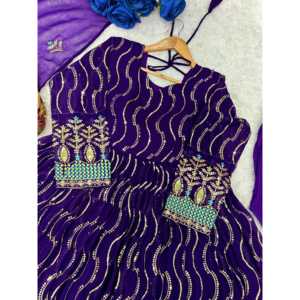 Anarkali Ensemble de robes avec broderie pour les fêtes et les carrières Comprend Pent et Dupatta - Product Image 4