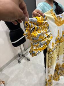 Robe Western Confortable Jaune à Imprimé Floral, Col Rond, Broderie Miroir, Manches Volantes, Taille Haute pour Femme – Vente en Gros - Product Image 2
