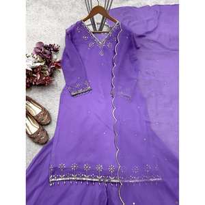 Haut de vêtements traditionnels musulmans de créateur à broderie lourde-Sarara et Dupatta - Product Image 5