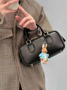 Sac à main plat en PU marron avec fermeture éclair, orné de perles et de cristaux, bandoulière réglable, idéal pour le quotidien, les voyages, l'été et le printemps, portable - Product Image 3
