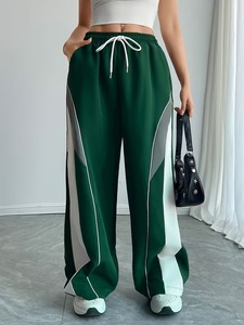 Pantalon large taille haute pour femme avec cordon de serrage - Rayures contrastées vert, blanc et gris - Product Image 3