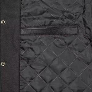 Chaqueta Varsity Personalizada OEM para Hombre, Estilo Vintage, para Invierno, Escuela o Universidad, con Cuello Alto de Lana, Logotipo Frontal, Resistente al Viento y Transpirable - Product Image 6