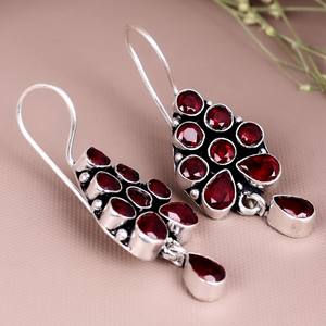 Pendientes con diseño de racimo en forma de lágrima y engaste de latón plateado oxidado |   Joyería Tribal Boho India Vintage |   Fiesta de Mujeres - Product Image 5