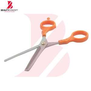 ผู้ผลิตขายส่ง OEM กรรไกรซอยผมด้ามพลาสติกสีดำและสีส้มสำหรับมืออาชีพ  กรรไกรตัดผมสำหรับร้านเสริมสวย - Product Image 3