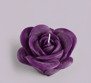 Bougie en cire de soja artisanale en forme de rose, parfumée aux senteurs de dessert, pour cadeaux et décoration intérieure (vente en gros) - Product Image 1