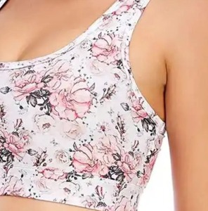 Soutien-gorge de sport sexy à dos nu pour femme, coupe ajustée, idéal pour le yoga, le fitness et la course à pied, avec logo personnalisé – Nouvelle collection très prisée - Product Image 4