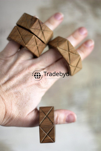Anneaux de serviette de table élégants en bois, faits à la main, classiques, écologiques et durables, accessoires de décoration de table par Tradebyd - Product Image 2