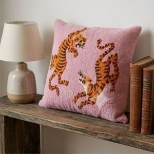 Housse de coussin carrée brodée motif tigre, style vintage, décoration d'intérieur, taie d'oreiller en mélange laine acrylique, vente chaude - Product Image 3
