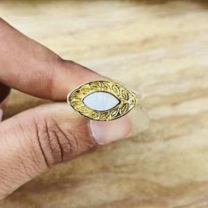 Anillo de Moda Vintage con Piedra Lunar, Diseño Tribal de Hoja Botánica, de Latón Chapado en Oro, con Forma Marquesa, Anillo de Declaración, Venta al por Mayor - Product Image 4