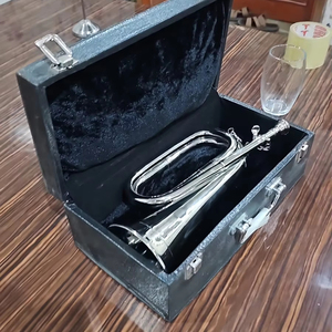 Trompeta de Latón Resistente Obexa con Acabado Plateado |   Corneta de Señalización para Desfiles de Scouts y Cadetes con Válvula de Pistón Giratorio y Estuche de Transporte - Product Image 5