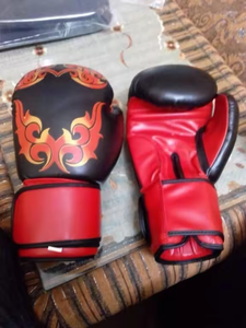 Guantes de Boxeo de Cuero PU Genuino - Tamaño Personalizado, Cierre de Gancho y Bucle, Guantes de Entrenamiento para Gimnasio - Product Image 3