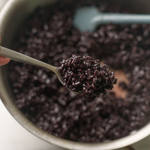 Arroz Negro de Alta Pureza, Grano de Arroz Natural para la Elaboración de Alimentos y Uso Comercial a Granel - Product Image 4
