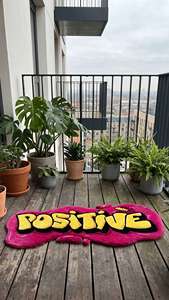 Alfombra de área premium con tipografía positiva, hecha a mano, diseño de letras en rosa y amarillo, para sala de estar, dormitorio, tapete para el suelo. - Product Image 4