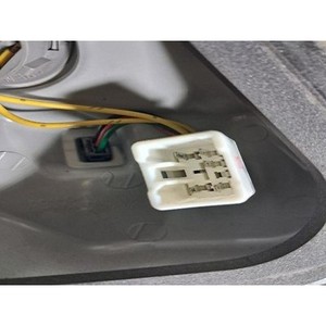 2008-2013 Ensemble de feux arrière droit, côté droit, d'occasion, OEM 924023M0 - Product Image 5