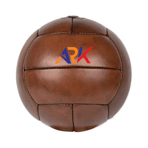 Ballon de football en cuir antique durable, panneaux cousus à la main, collection sportive - Product Image 1