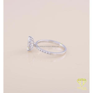 Anillo de Compromiso con Diamante Cultivado en Laboratorio, Corte Princesa, Oro Blanco, Solitario, Micro Pavé, Joyería para Novia, Boda o Promesa - Product Image 5