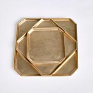 Plateau de service décoratif de luxe en aluminium pour la maison, la cuisine, la salle à manger, les restaurants, l'hôtellerie, la restauration et les événements. - Product Image 2