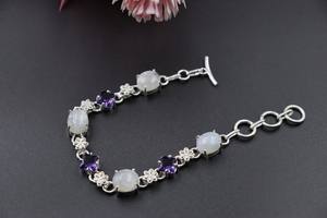 Pulsera de Plata con Dijes de Piedra Lunar Ovalada Natural y Amatista, Joyería de Lujo para Mujer, Hecha a Mano, Regalo de Aniversario - Product Image 6