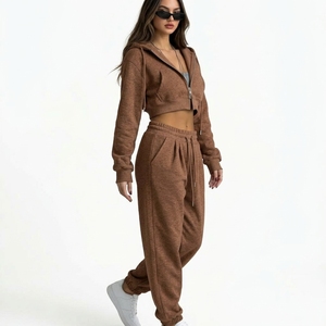 Survêtement personnalisé pour femme, coupe lourde, séchage rapide, sweat à capuche court zippé, pantalon à taille élastique avec poches latérales, tenue décontractée - Product Image 5