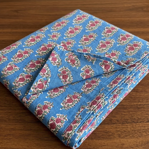 Tela de Algodón Premium con Estampado Floral Azul, Suave, Ligera y Transpirable para Confección de Kurtis y Vestidos - Product Image 3