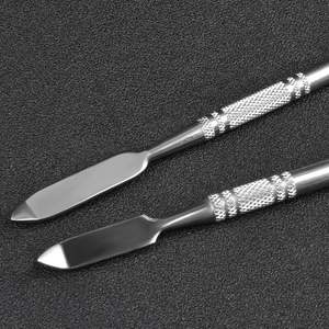 KAAMIR INSTRUMENTS Repousse-cuticules réutilisable en acier inoxydable avec logo personnalisé, lot de 2 spatules plates à double extrémité et grattoir - Product Image 2