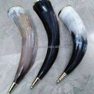Cuerno vikingo artesanal para beber Cuerno natural auténtico para cerveza de hidromiel y fiestas medievales disponibles para la venta desde la India - Product Image 1