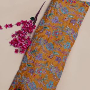 ผ้าเครปสีเหลืองมัสตาร์ดลายดอกไม้ปักเลื่อมแบบธรรมชาติ น้ำหนักปานกลาง สำหรับนักออกแบบสินค้าหรูหรา - Product Image 1