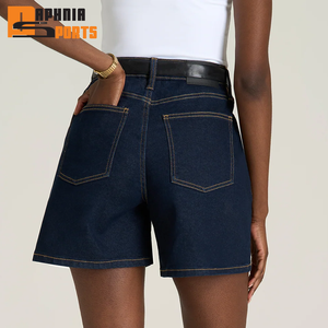 Wholesale Women's Mid Waist Straight Denim Shorts Regular Fit Breathable <b>Light</b> Wash Summer Casual Trendy Streetwear Customized - Product Image 5